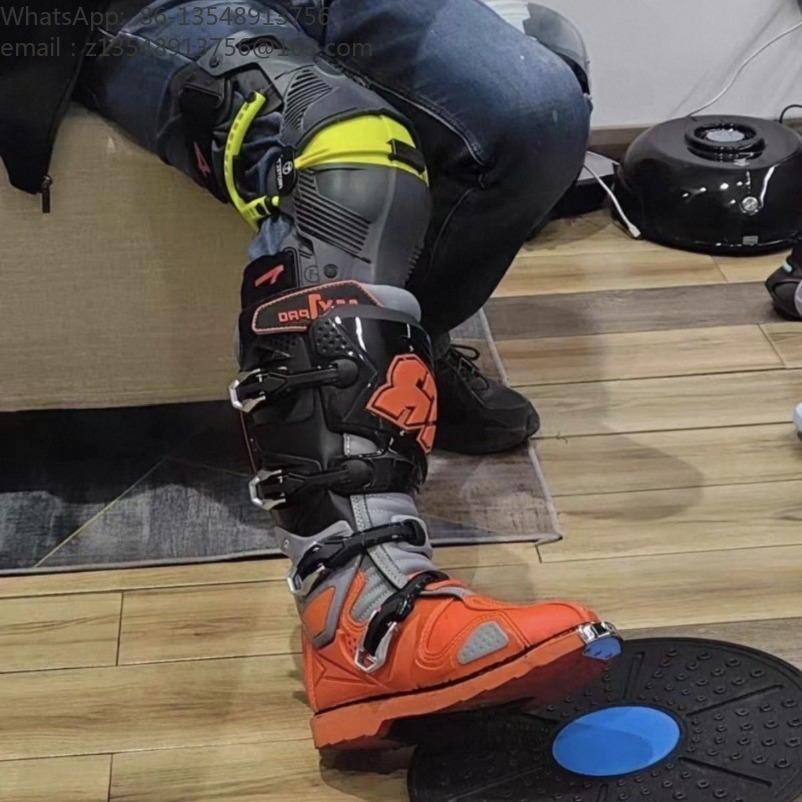 Protezioni per le ginocchia a  - Riding Gear recensione e prezzo